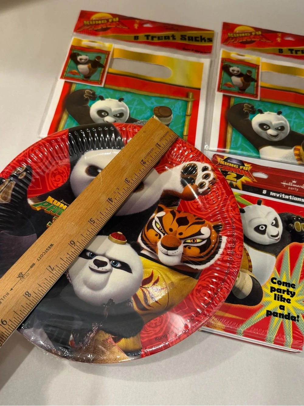 2011 Kung Fu Panda Themed Party Supplies Pack - Red & Black